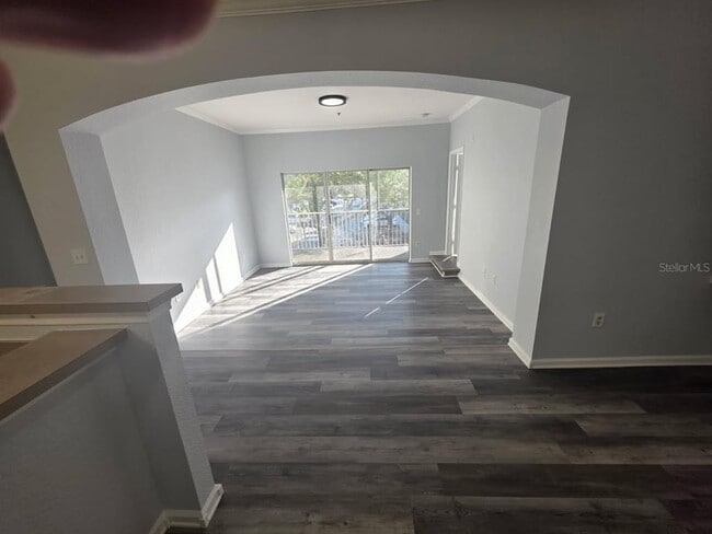 Foto del edificio - 9401 Crescent Loop Cir