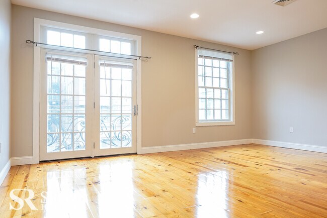 Foto del edificio - Lovely 3BR 2.5BA brick townhome