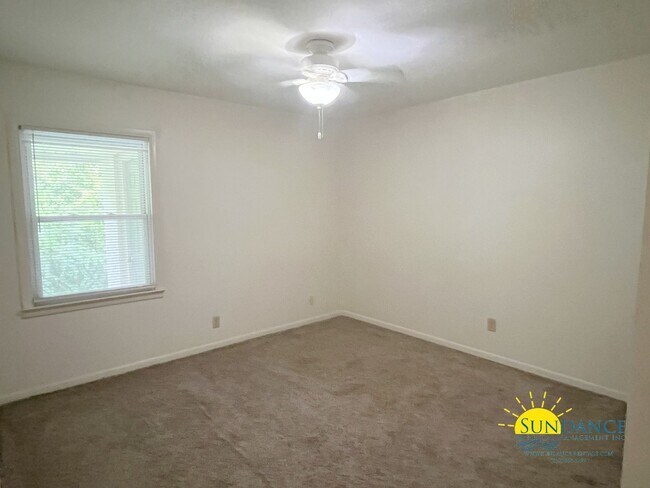 Foto del edificio - Nice 2-Bedroom Home in the Heart of Pensac...