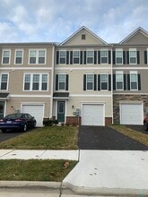 Building Photo - 116 Sequoia Dr