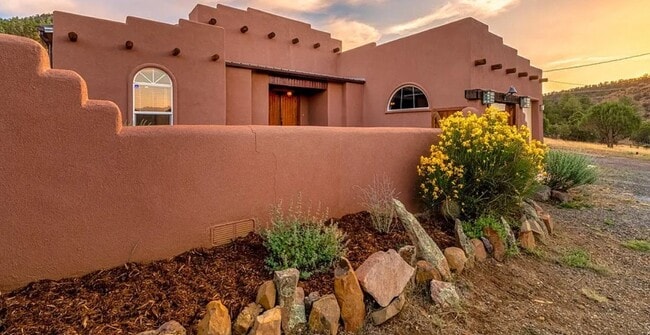 Building Photo - 394 Santiago Cir