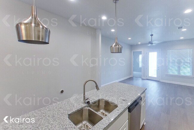Foto del edificio - 4808 W Dacha Ln
