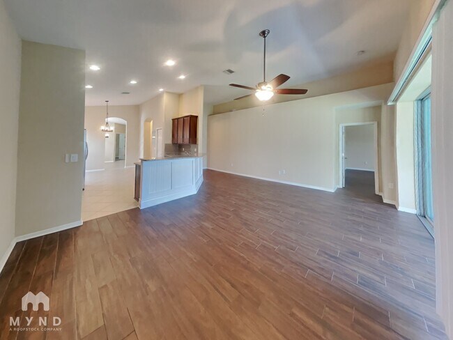Foto del edificio - 7414 Forest Mere Dr