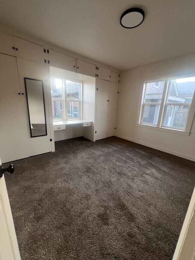 Building Photo - 1206 Gregory Way