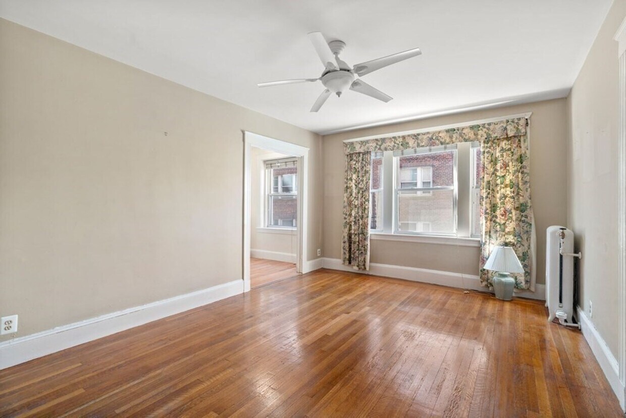 Foto del edificio - HOT Brighton 1BR  Listing!!