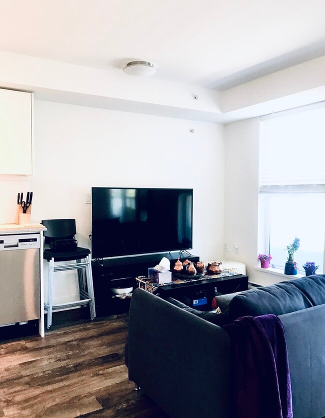 Building Photo - 2 Bedroom 1 Bath in Kies Place