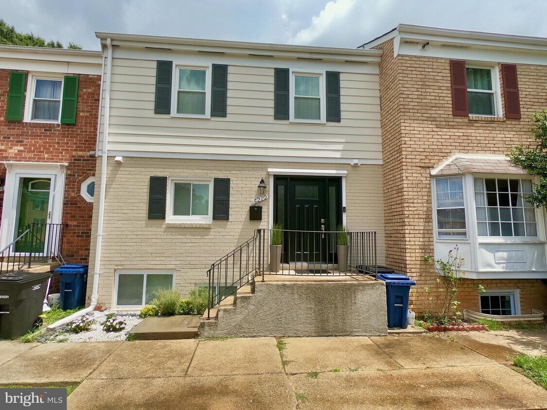 Foto principal - 5210 Dover Pl