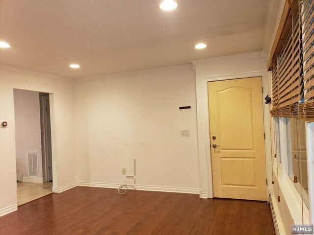 Building Photo - 82 Horton Ave