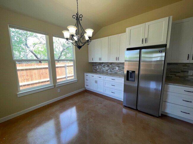 Foto del edificio - 646 Birch Ln