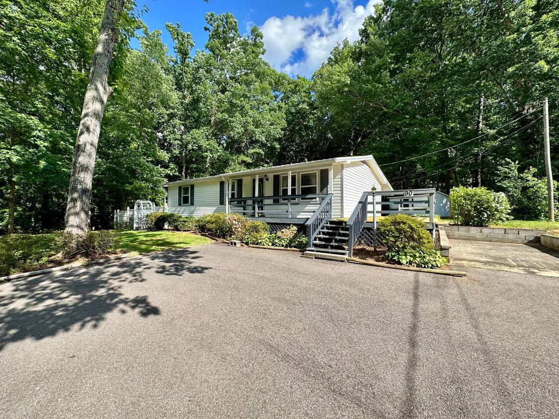Foto principal - Lovely 3 bedroom/2 bathroom fully furnishe...