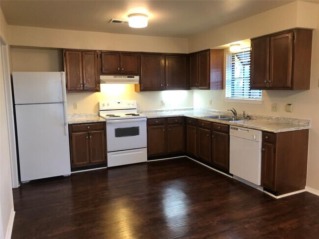 Building Photo - 5009 Woodland Park Blvd