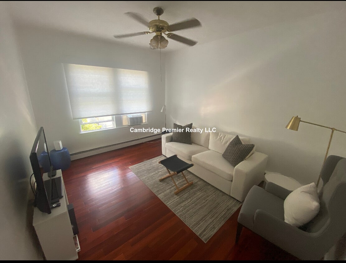 Primary Photo - 103 Sciarappa St