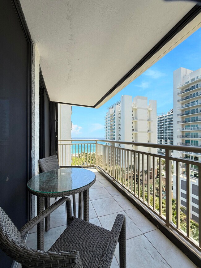 Building Photo - 3400 N Ocean Dr