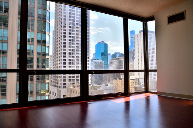 Building Photo - 2 E Erie St