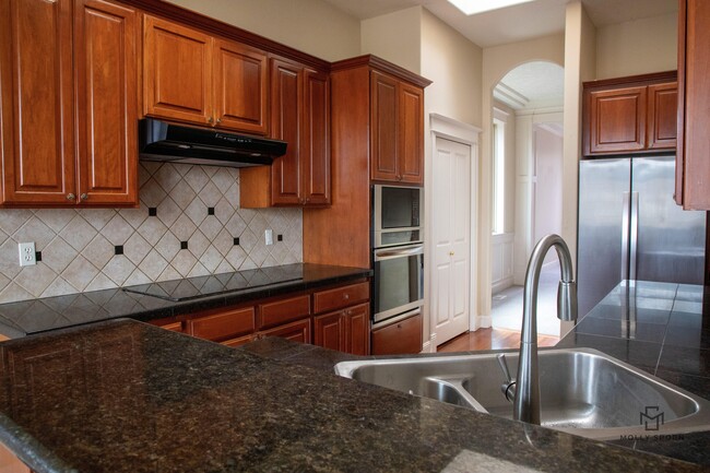 Building Photo - 20375 NE Lakeside Dr