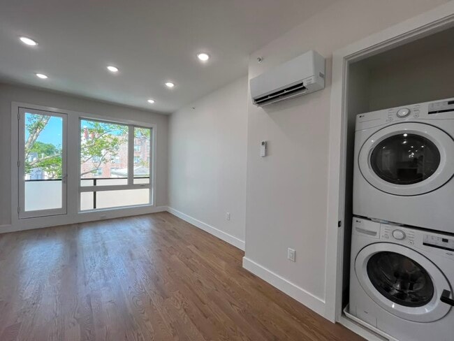 Building Photo - 43 Lembeck Ave