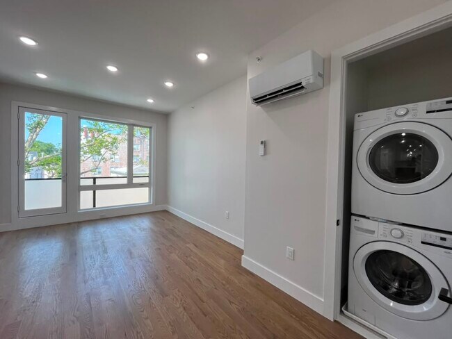 Foto del edificio - 43 Lembeck Ave