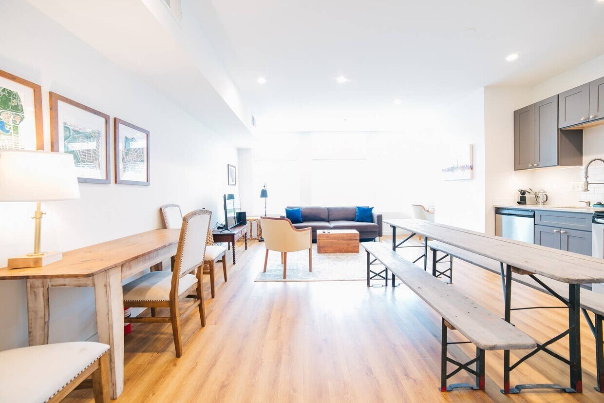 Primary Photo - 2465 18th St NW