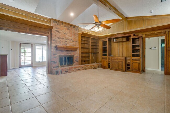 Foto del edificio - Great Move In Ready 3 Bedroom, 2 Bath Home Located in Northridge- Irving ISD- 75038