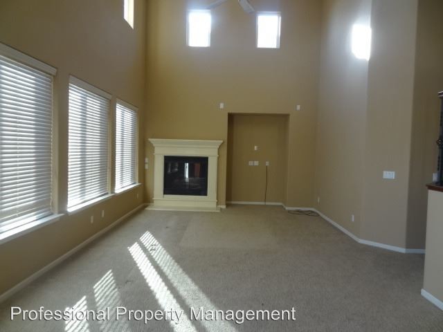 Building Photo - 5 br, 3 bath House - 10243 Canadeo Circle