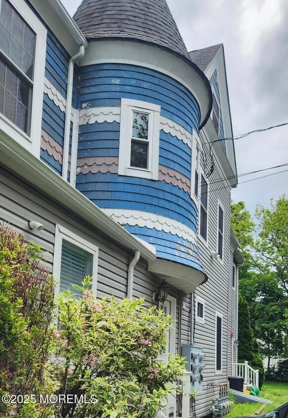 Primary Photo - 70 N Bath Ave