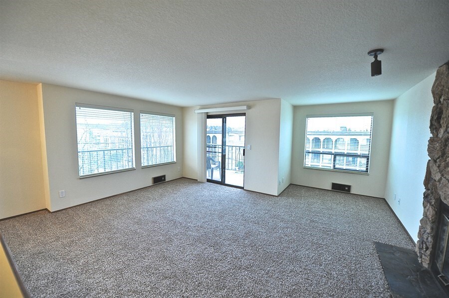 10601 Bagley Ave N, Seattle, WA 98133 Condo for Rent in Seattle, WA