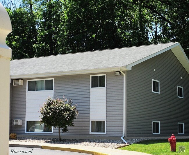 Building Photo - 200 Meadow Ln