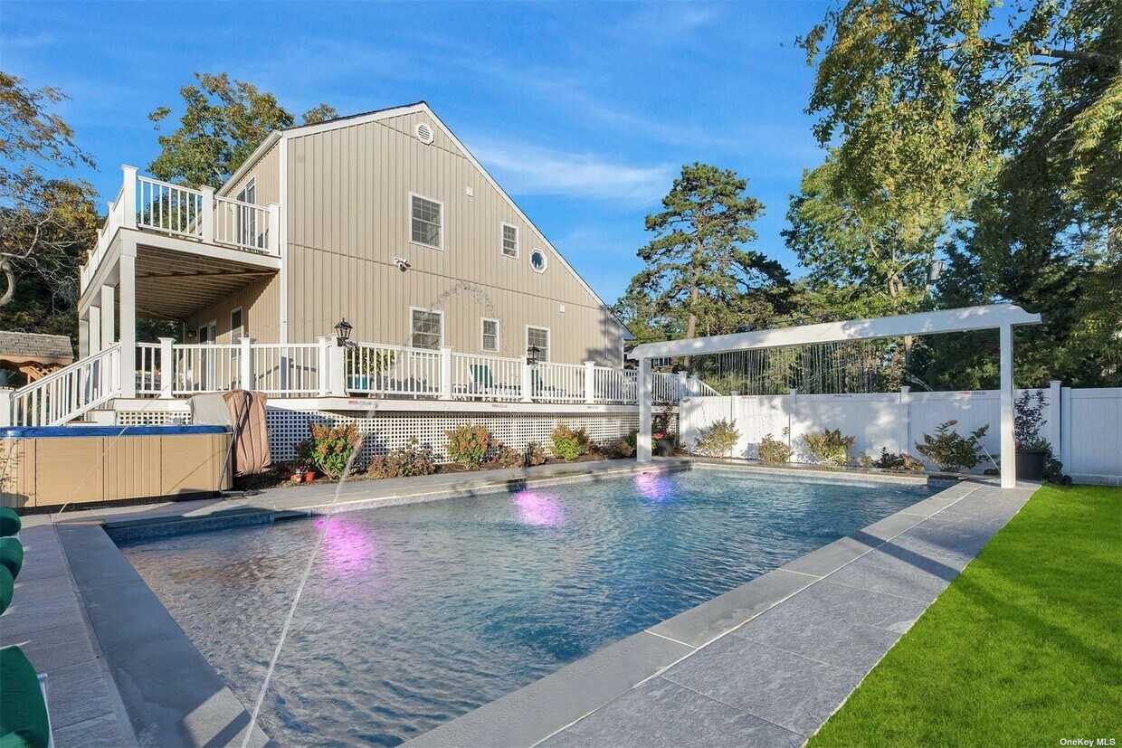 35 Grant Blvd, Hampton Bays, NY 11946 House Rental in Hampton Bays