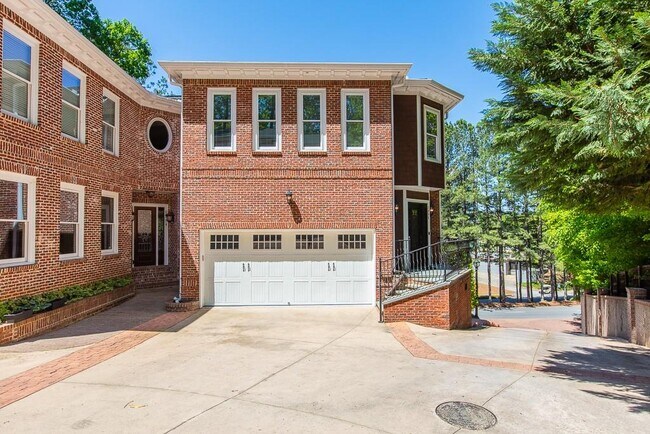 Building Photo - 1292 Lenox Park Cir NE