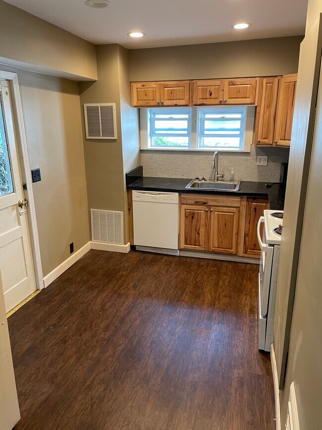 Cocina - 23 Franklin Ave