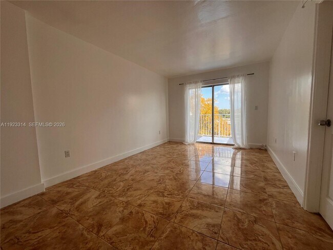 Foto del edificio - 665 NE 83rd Terrace