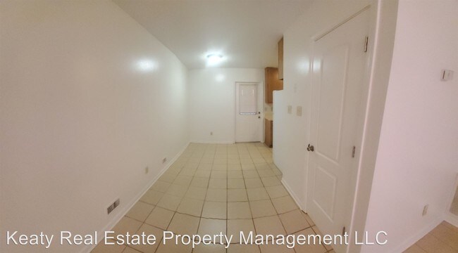 Building Photo - 112 Country Ln