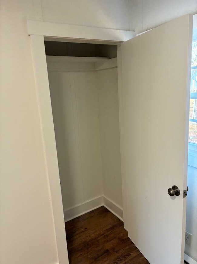 Building Photo - 1415 Memorial Park Rd