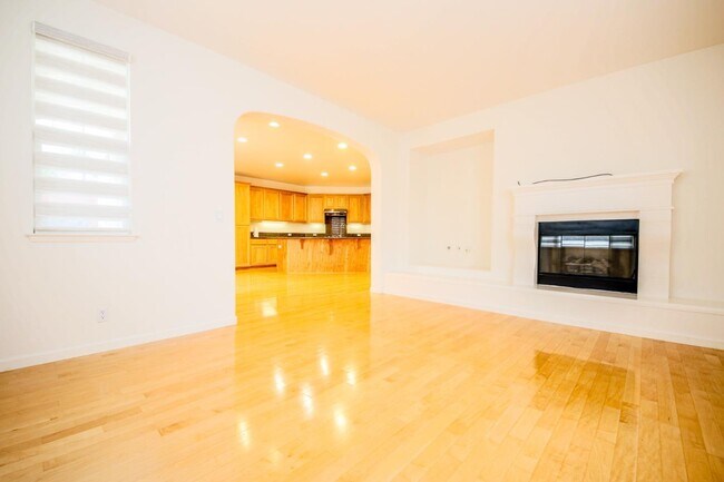 Building Photo - 3323 Bastille Ct
