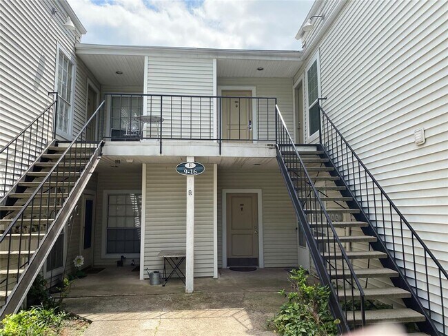 Building Photo - 9809 Richmond Ave.
