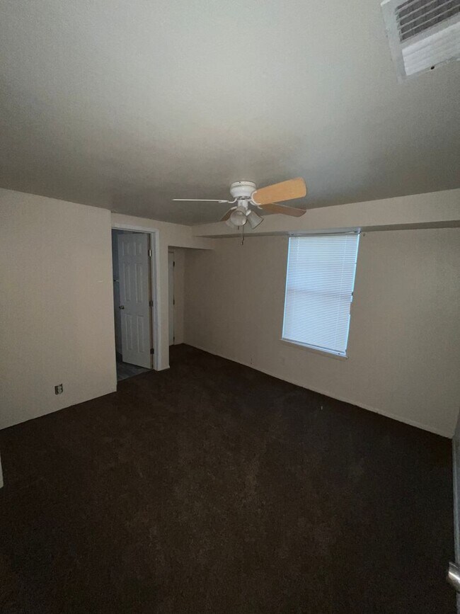 Building Photo - Winter Special! Half off first months rent!!