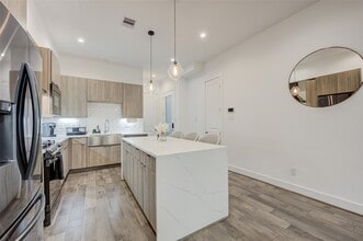 Building Photo - 5839 Dolores St