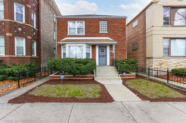 Building Photo - 8122 S Kingston Ave