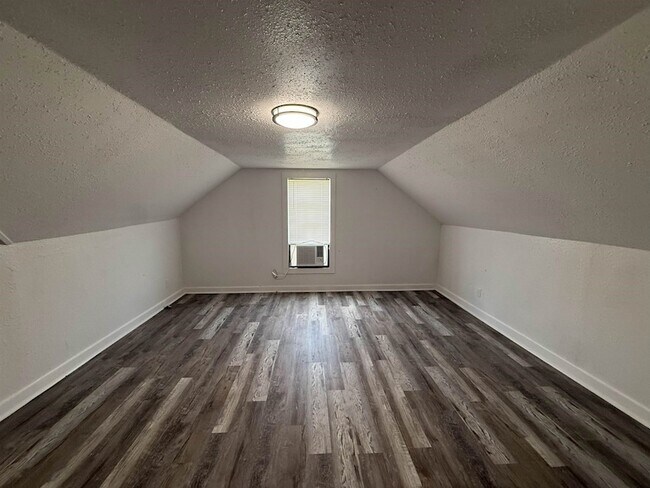 Building Photo - 2567 Rusk St