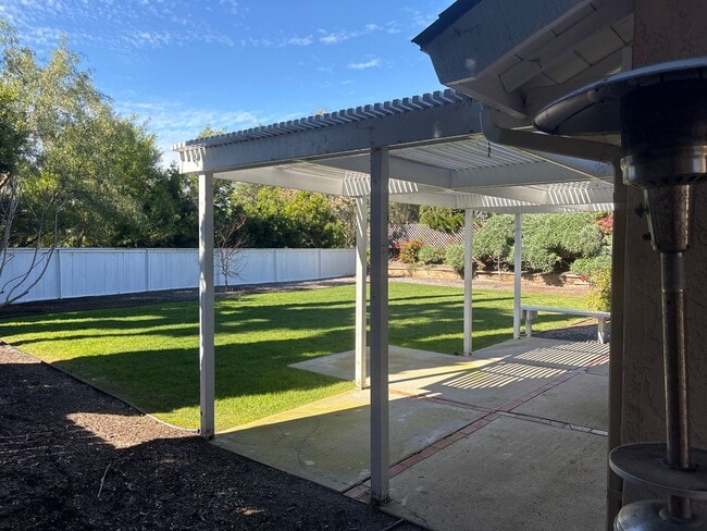 Building Photo - Nice 4 bedroom, 2 bath home
