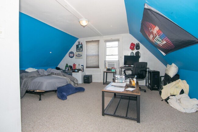 Building Photo - NO FEE - ALLSTON 4 BED/2 BATH - DISHWASHER, LAUNDRY ON SITE, PARKING FOR RENT