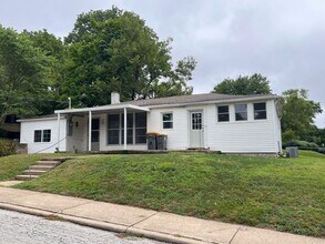 Building Photo - 115 E Cottage Grove Ave