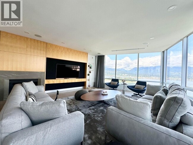 Building Photo - 1077 W Cordova St