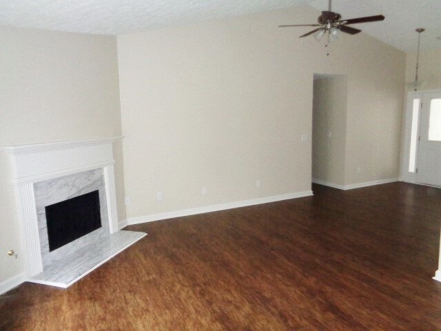 Foto del edificio - 3670 Sugarbrook Dr