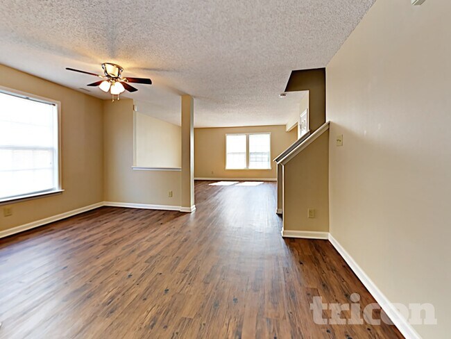 Foto del edificio - 10787 Emery Dr