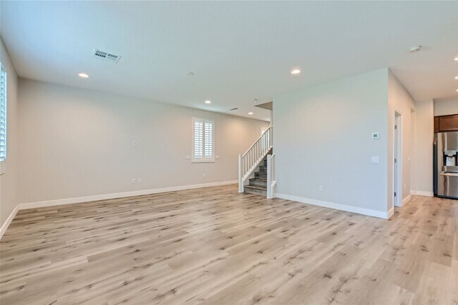 Foto del edificio - Gorgeous 2019 Build Home with Beautifully Landscaped Backyard! (COMING SOON)
