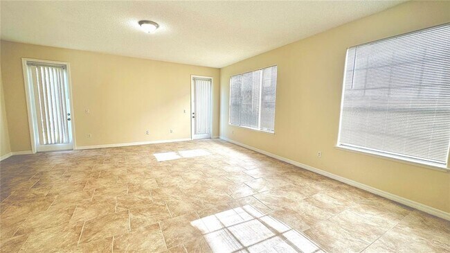 Building Photo - 1602 Tail Feather Dr
