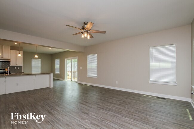 Foto del edificio - 1701 Speartip Ln