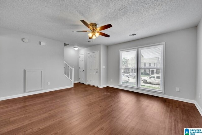 Building Photo - 4728 Cheshire Cir