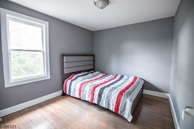 Foto del edificio - 566 S Clinton St